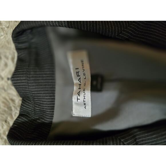 Tahari Arthur Levine Pinstripe 2 Button Blazer Womens Size 16 Black Lined EUC - Picture 4 of 8